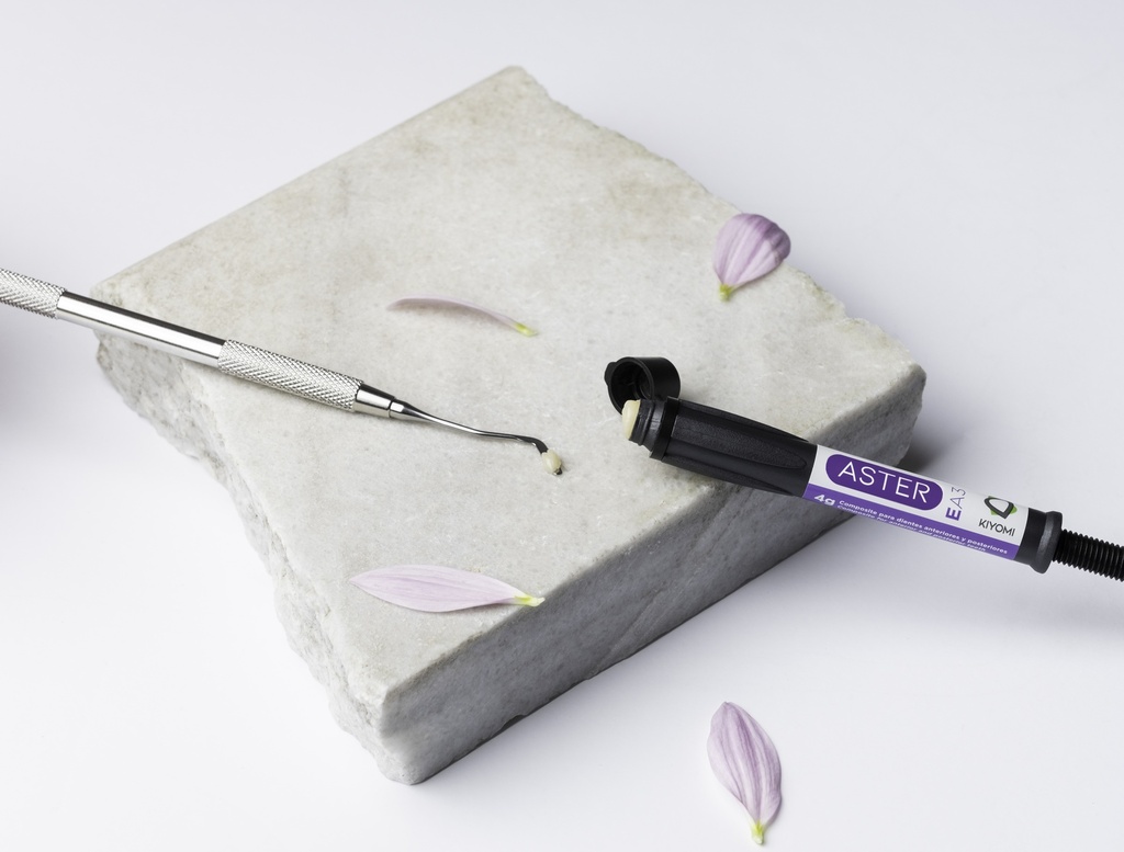 Composite Aster de Kiyomi Dental