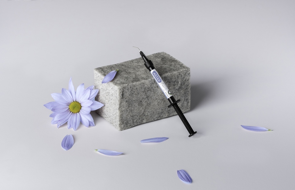 Composite Aster Flow de Kiyomi Dental